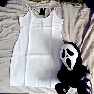 White contouring dress